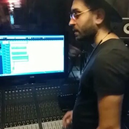 آهنگ شال قرمز میثاق راد