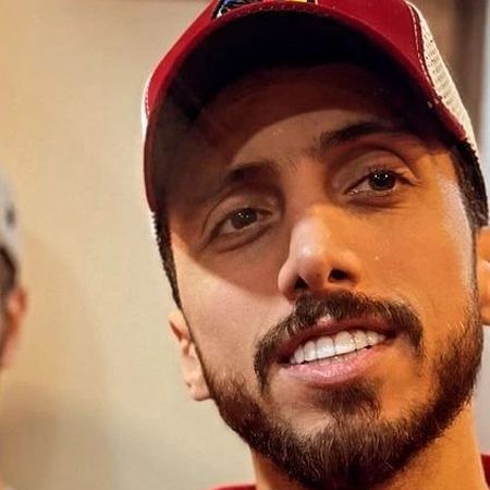 آهنگ آدما بگن این دوتا عاشقن چقد بهم میان زانکو بزار